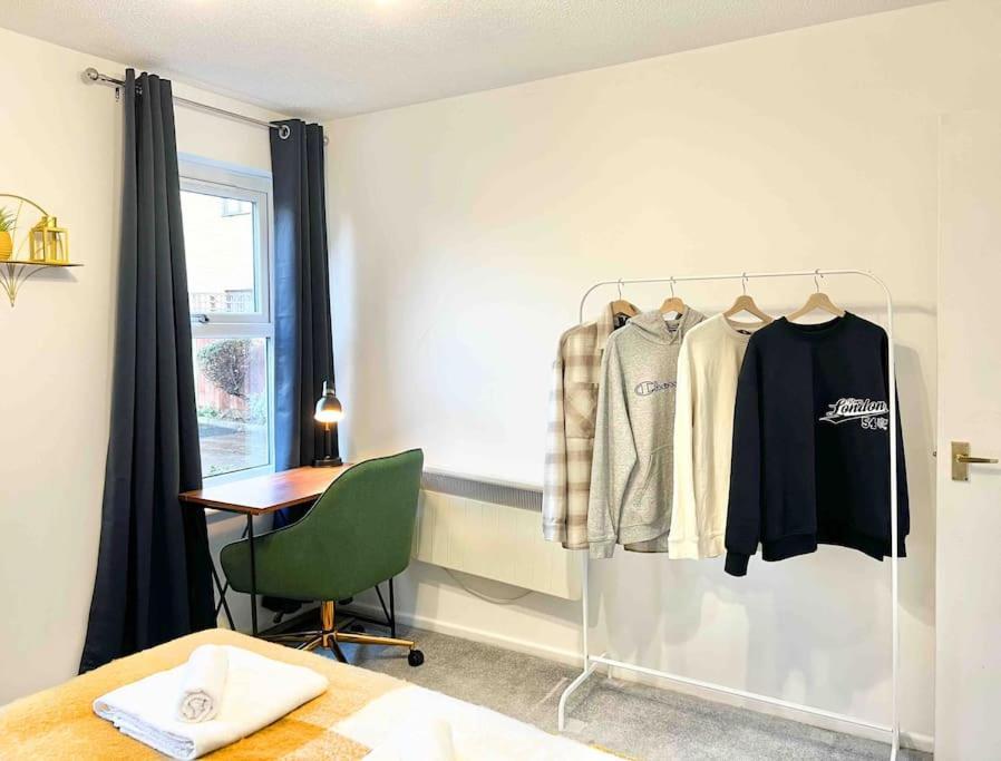 Free Parking - Business Or Relocation - Weekly Or Monthly - 4 Guests By Hofin Stays Short Lets & Serviced Appartement Londen
