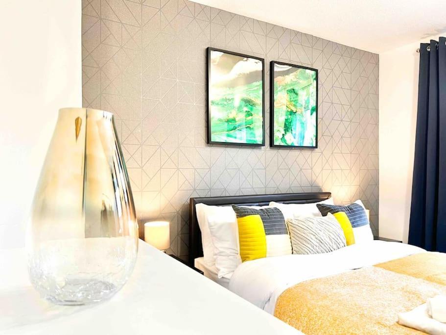 Free Parking - Business Or Relocation - Weekly Or Monthly - 4 Guests By Hofin Stays Short Lets & Serviced * Londen