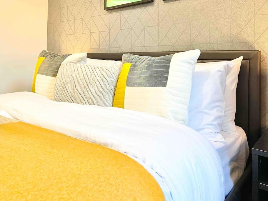Free Parking - Business Or Relocation - Weekly Or Monthly - 4 Guests By Hofin Stays Short Lets & Serviced Apartamento