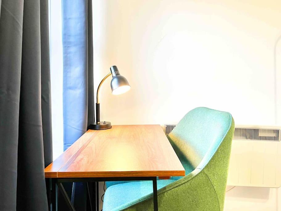 Free Parking - Business Or Relocation - Weekly Or Monthly - 4 Guests By Hofin Stays Short Lets & Serviced * Londen